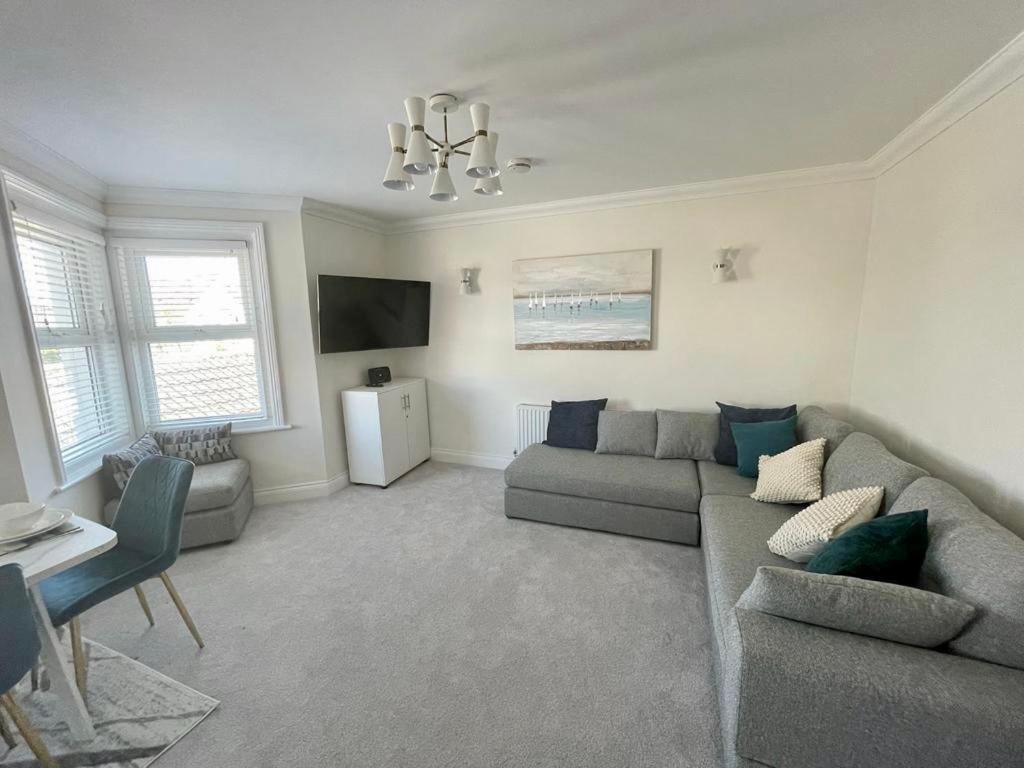 Exquisite Apartment, Stone Throw From The Beach Bournemouth Exterior foto